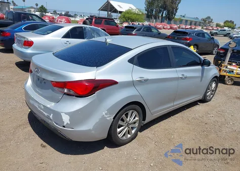 2015 Hyundai Elantra Se z USA, uszkodzony, nr VIN KMHDH4AE8FU342238